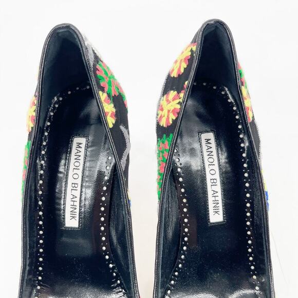 Manolo Blahnik BB 90 Black Floral Embroidered Fabric Pointed Toe Pumps IT 38 - Picture 8 of 11